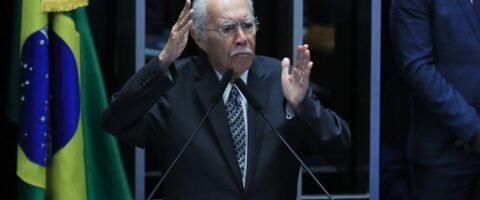 José Sarney é internado em UTI após procedimento abdominal