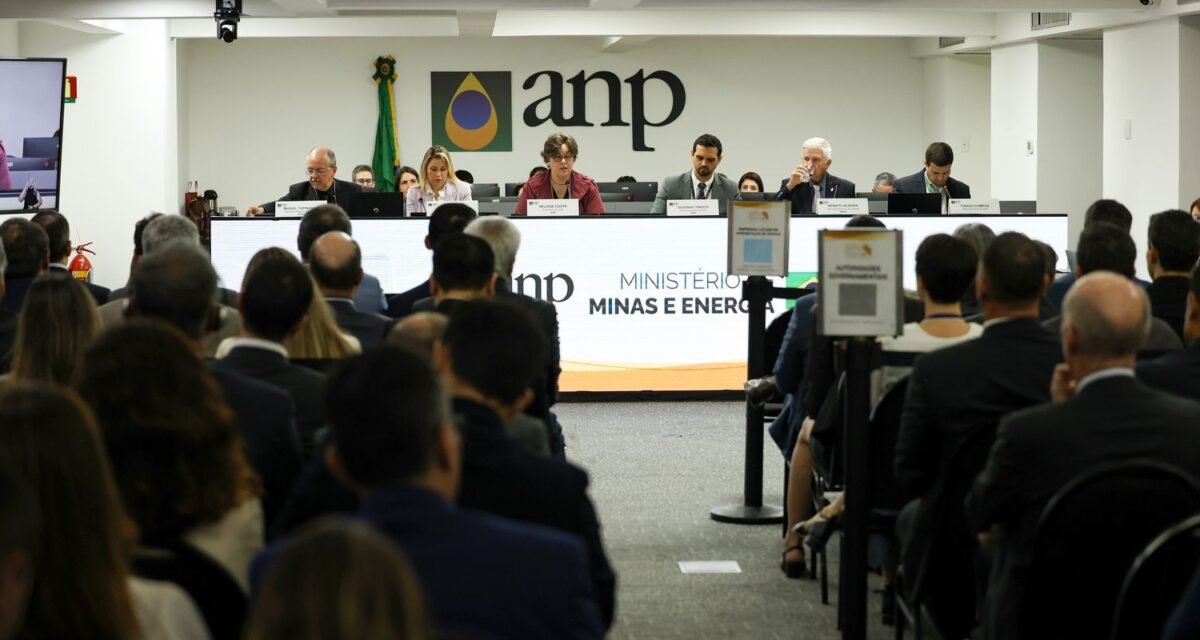 Leilão da ANP arrecada R$ 3 bilhões com a venda de 49 blocos