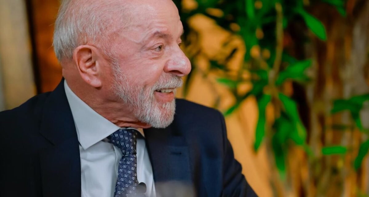 Lula diz que vai entregar amanhã ao TSE pedido de abertura de sigilo