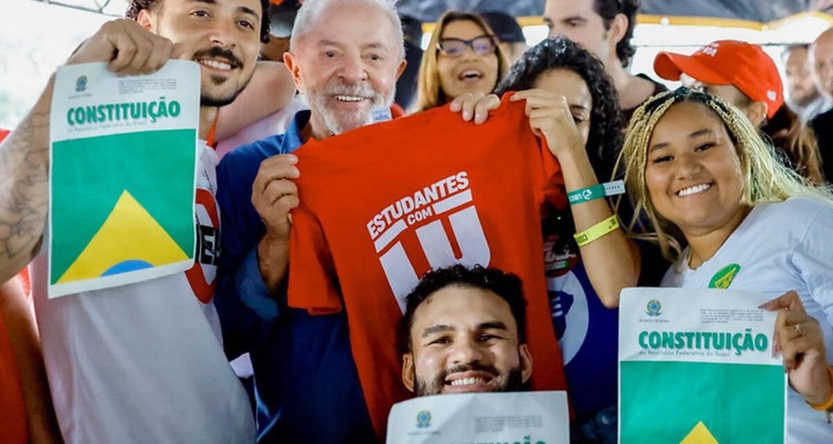 Lula garante versão universitária do “Pé de Meia” caso seja reeleito