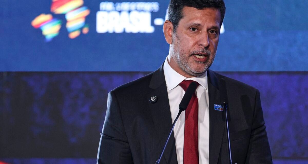 MEC irá pedir investigação de ameaças a universidades em redes sociais