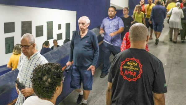 "Não poderia ficar de fora", diz idoso que votou 10 dias após cirurgia