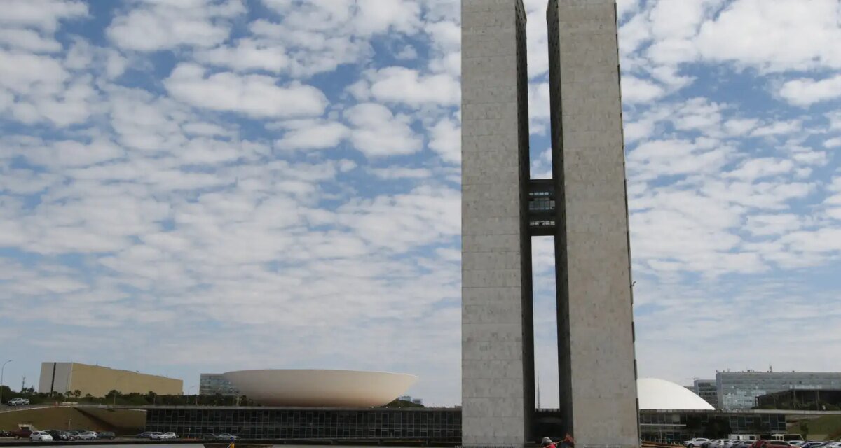 Perfil mais conservador deve mudar agenda do Congresso, diz professor