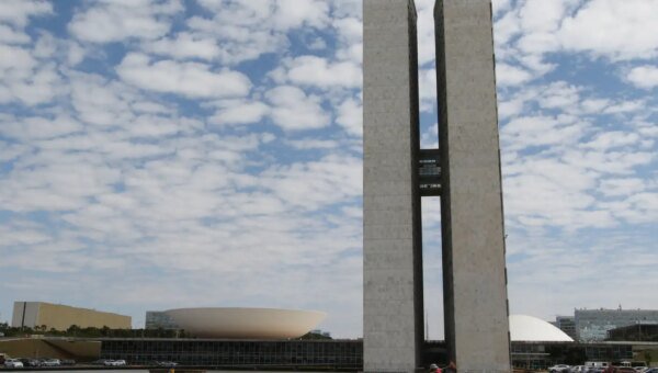 Perfil mais conservador deve mudar agenda do Congresso, diz professor