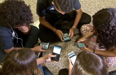 Pesquisa mostra que 82% são contra crianças de até 3 anos com celular
