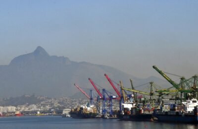 Previsão de superávit comercial de 2026 cai para US$ 84,4 bilhões