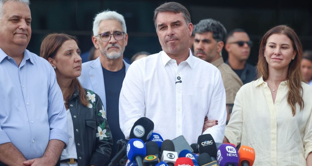 STF nega ter ordenado buscas em endereços de Flávio Bolsonaro