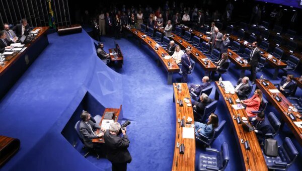 Senado aprova aumento de limite e perdão de dívida para MEIs