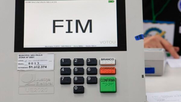 TSE registra 421 urnas substituídas nas primeiras 2 horas de votação