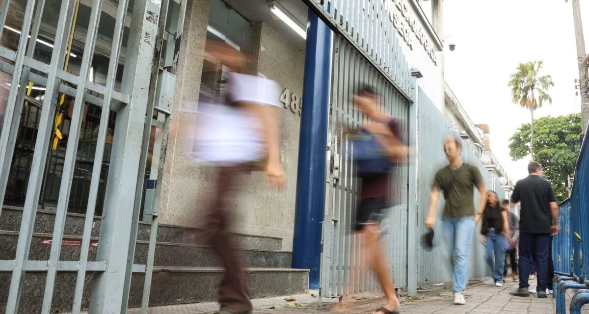 Termina neste domingo prazo escolher idioma da prova do Enem 2026