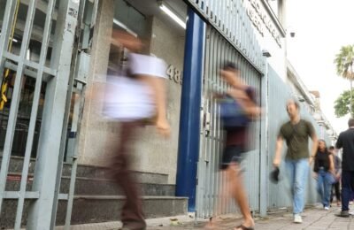 Termina neste domingo prazo escolher idioma da prova do Enem 2026