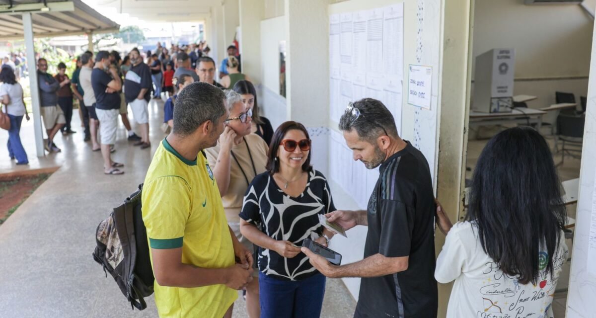 Trabalhador tem direito de sair do serviço para votar; confira a lei