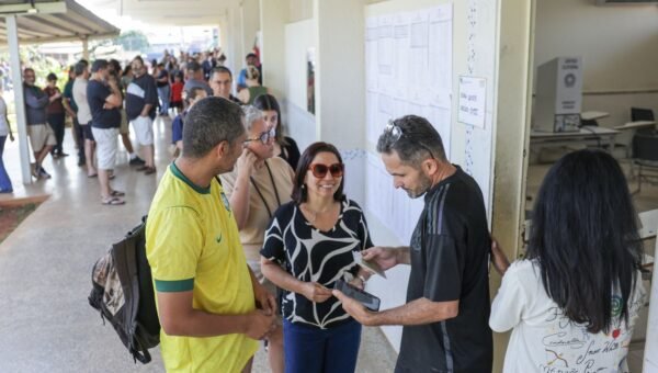 Trabalhador tem direito de sair do serviço para votar; confira a lei