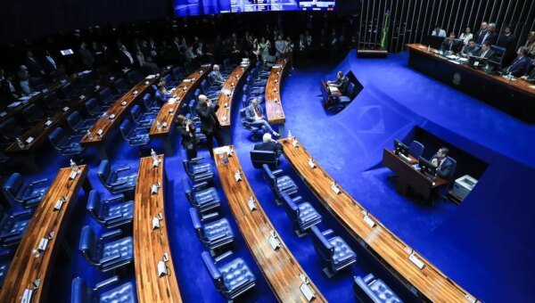 Votos para o Senado exigem atenção redobrada do eleitor