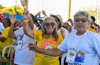 Pessoas idosas participam de atividades do Projeto Viver 60+ no Distrito Federal
